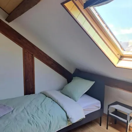 Quarto em Acomodações Particulares Colocation *